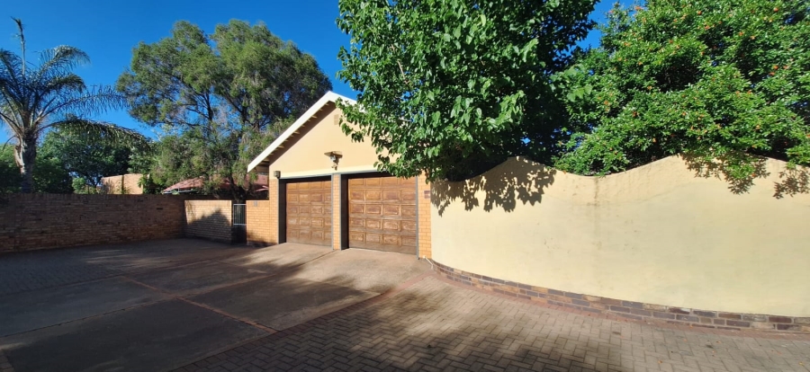 4 Bedroom Property for Sale in Royldene Northern Cape